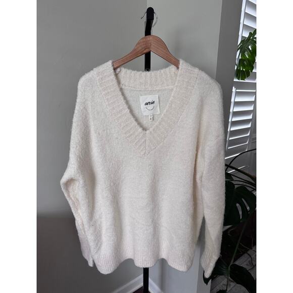 Aerie Womens V Neck White Fleece Sweater NWT Size Medium - Picture 1 of 3